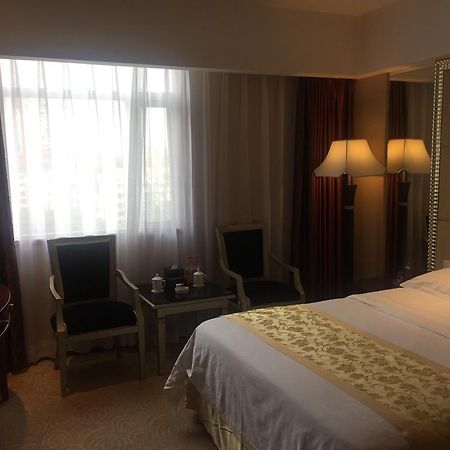 Yunheng Hotel Neijiang Exterior photo